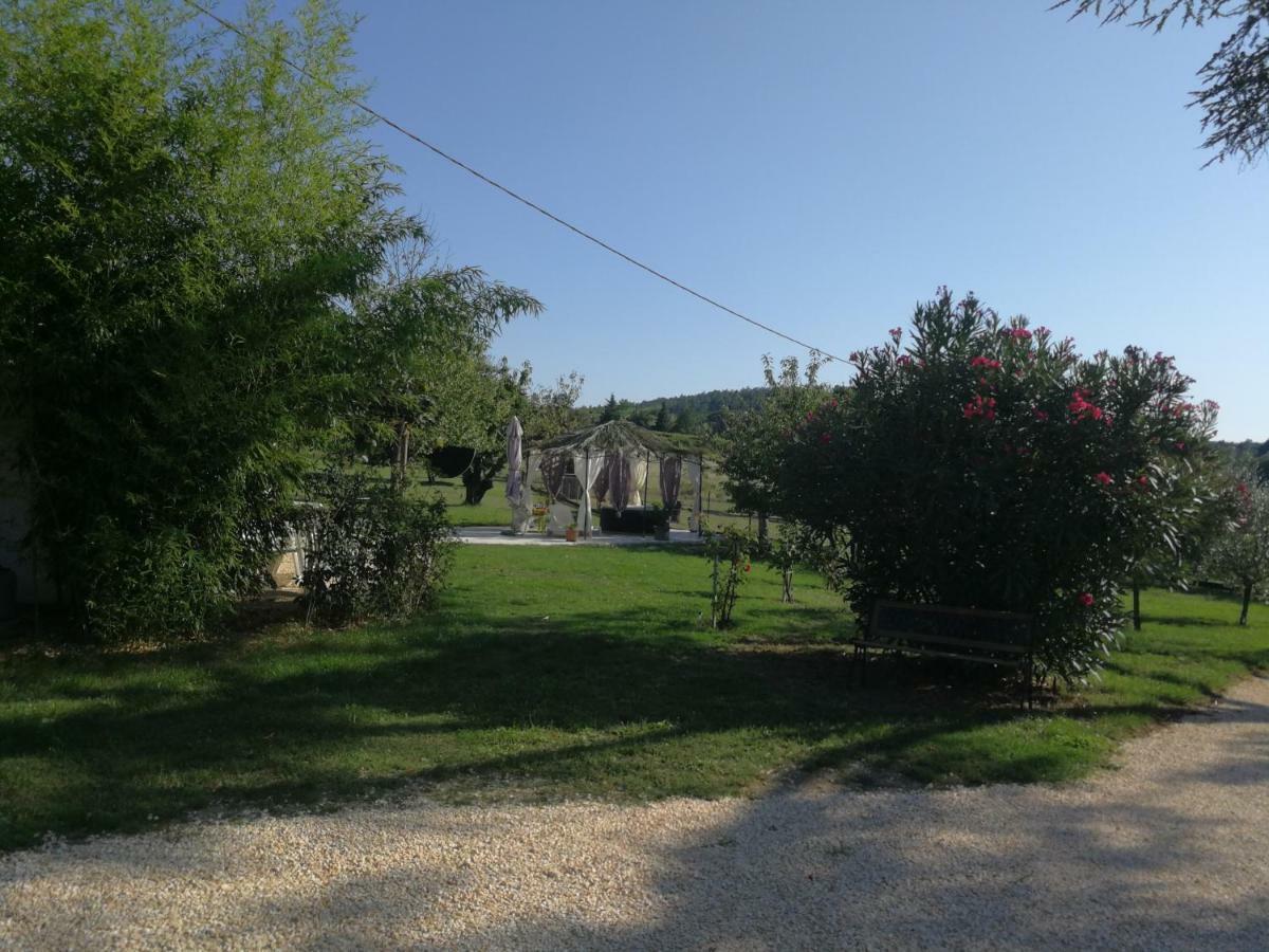 Mas Des Gardies Saint-Julien-de-Peyrolas Exterior photo